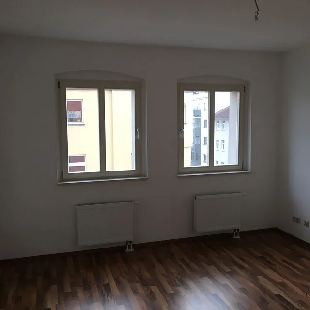 Dachgeschosswohnung mit Balkon – Ernst-Toller-Straße 17
